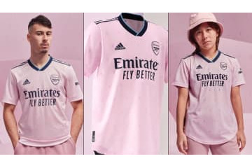 初の「ピンクユニ」登場！アーセナルが22-23新サードユニフォームを発表 画像