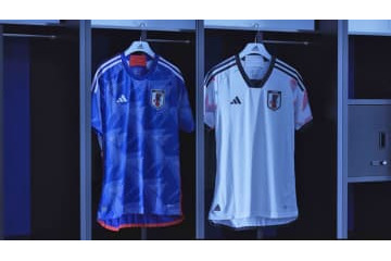 日本代表、カタールW杯に向けた2022新ユニフォームを発表！「折り鶴」を美しく描く 画像