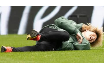 セルティック古橋、負傷したのに爆笑誘う！海外でも話題の「転倒シーン」がこれ 画像