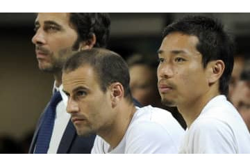 引退の元インテルFW、なんとバスケ選手に転向！そのシュートがこちら 画像