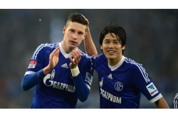 内田篤人、古巣シャルケで仲良し選手と再会！ドイツ代表ドラクスラーもザワつく 画像