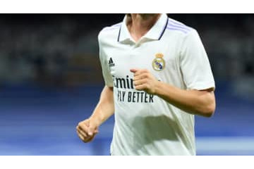 バルサMFデヨングが大好きと惚れる「宿敵レアルの世界最高選手」とは 画像