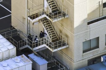 県警の包囲前に立ち去りか 画像