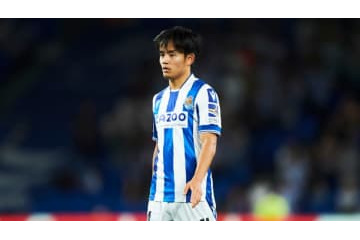 久保建英、ソシエダ監督から「頭ぽん」されたシーン 画像