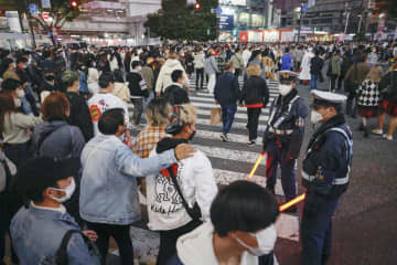 ハロウィーン前夜、こわごわ街へ 画像