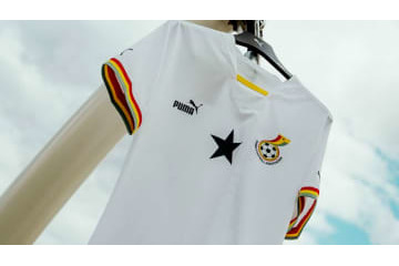 ガーナ代表、“鮮烈”国旗カラーの2022カタールW杯ユニフォーム 画像