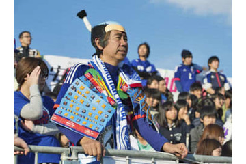 「ちょんまげ隊長」交流の橋渡し 画像