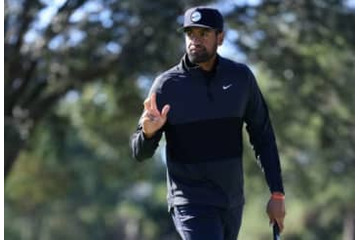 トニー・フィナウが独走態勢　松山英樹は首痛のため棄権 画像