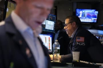 NY株反落、497ドル安 画像
