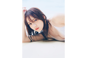 乃木坂46田村真佑、初水着姿で白肌輝く 1st写真集先行カット第5弾公開 画像