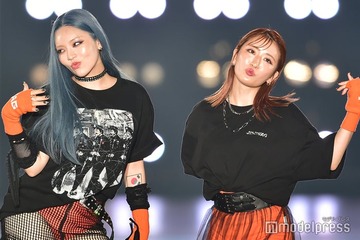 ちゃんみな「関コレ」シークレット登場 平成フラミンゴ・NICOとSEXYシミラールック＜関西コレクション 2023 A／W＞ 画像