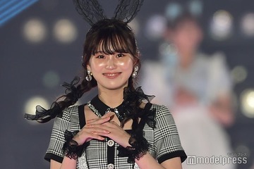 三原羽衣、“ブラックバニー”姿で悩殺キス＜関西コレクション 2023 A／W＞ 画像