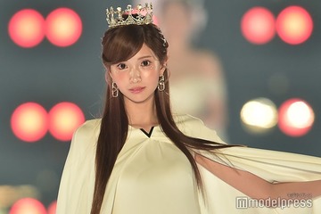北新地No.1キャバ嬢ひめか、王女風クラシックドレス姿が美しい＜関西コレクション 2023 A／W＞ 画像