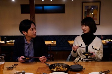 二宮和也＆波瑠のデート姿 ゆっくりと愛育む「アナログ」場面写真解禁 画像