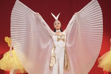 ＜ブギウギ 第5話あらすじ＞鈴子、梅丸少女歌劇団トップスター・礼子（蒼井優）の踊りに感動 画像