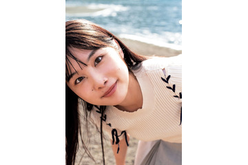 声優・岬なこ、肌見せスタイルにドキッ　大人っぽい表情も 画像