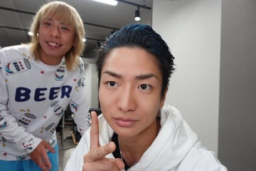 DJ社長、“青髪復活”ガラリイメチェン報告で「しっくりくる」「やっぱり青」絶賛の声 画像