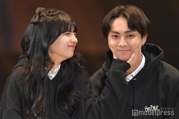 「今日好き」“れいみひ”向井怜衣＆小幡海潤カップル、お揃いパーカーコーデ 半年記念日の計画明かす＜札幌コレクション 2023 A／W＞ 画像