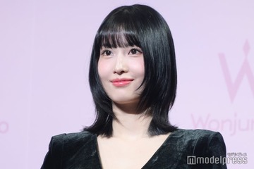 TWICEモモ、美谷間チラリオフショット公開「優勝」「可愛すぎる」と反響 画像