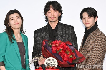 ヒコロヒー、綾野剛に誕生日サプライズするも「今日初対面」予想外の発言に会場笑い起こる＜カラオケ行こ！＞ 画像