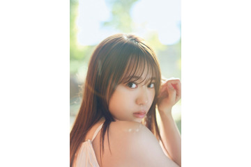 「下剋上球児」で話題・伊達さゆり、美肩チラリで素肌輝く「週刊FLASH」初登場で初表紙 画像