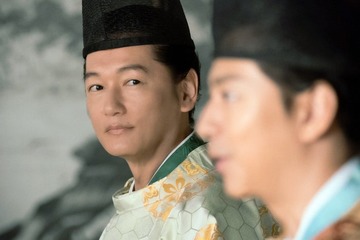 「光る君へ」井浦新＆三浦翔平、親子役で登場 「おっさんずラブ」カップルからのギャップに反響「公安から平安に」「振り幅すごい」 画像