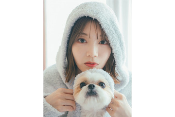 日向坂46高本彩花「ずっと夢だった」2ショット実現 お揃いルームウェア姿の1st写真集第5弾先行カット解禁【僕の記憶の中で】 画像