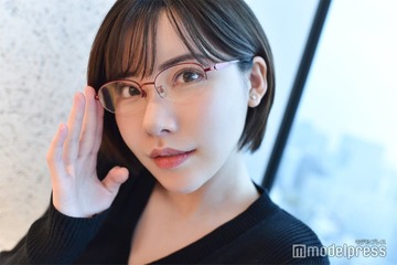 深田えいみ、3年前のナース＆JKギャルコスプレショット公開「可愛すぎ」「どんな衣装も着こなす」の声 画像