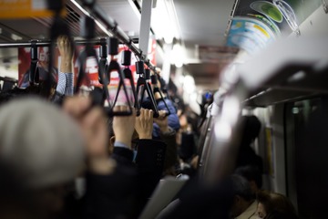 電車の中で寝てしまいメガネを紛失！その日の終わり頃に気づき…→駅で尋ねたら！？ 画像