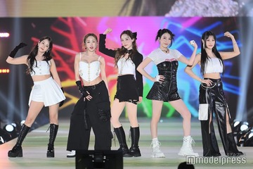 KARA、ゲリラ豪雨の中での生パフォーマンスに反響殺到「演出かと」「流石すぎる」 画像