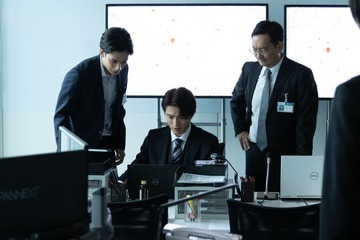 【ギークス～警察署の変人たち～ 第9話】安達、不正アクセス事件捜査に奔走 警察官誘拐で盗まれた拳銃の行方は？ 画像