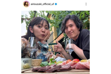 鈴木愛理、清塚信也とパシャリ！充実のウィーン滞在SHOTに「笑顔可愛い」「楽しそう」の声 画像