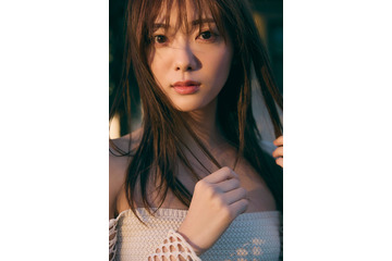櫻坂46田村保乃、 夕陽に包まれ“素”の美しさ放つ 先行カット第10弾解禁【隣の席になりたい】 画像