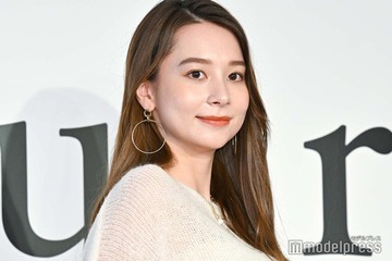 Niki、美谷間くっきり“パンチ強め”なランジェリー姿公開「ノックアウト」「セクシーで可愛い」3rd写真集表紙カットに反響続々 画像