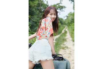 日向坂46濱岸ひより、1st写真集決定 卒業前のキュートな姿収録「夢だったので本当に嬉しい」 画像