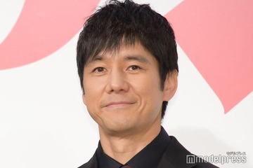 西島秀俊、人気キャラとの2ショット公開「微笑み方が一緒」「口元が似ていますね」の声 画像