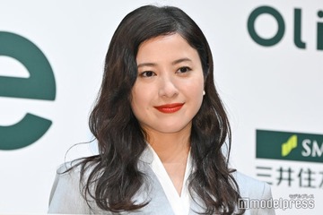 吉高由里子、明るめ茶髪で印象ガラリ イメチェン姿に「美しすぎます」「似合ってる」と反響続々 画像