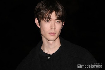 宮沢氷魚、報道陣へ神対応 抜群スタイルで爽やか登場【CHANEL AND CINEMA - TOKYO LIGHTS】 画像