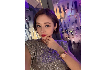 宮崎麗果、夫・黒木啓司にキス 結婚記念日動画公開で「いつまでもラブラブ」「憧れのファミリー」と反響 画像