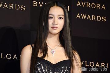 Koki,、前髪ぱっつん＆姫カット姿のオフショット公開 画像