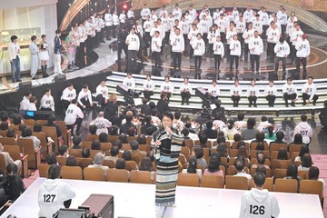 【紅白本番】TXTテヒョン＆ME:I・RAN（石井蘭）ら貢献 三山ひろしとけん玉でギネス世界記録更新 昨年のリベンジ成功 画像