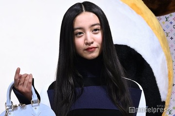 Koki,、“超ミニ丈”で美太もも魅せ 2025年も「新しい自分に出会えるように」意気込み【LOUIS VUITTON×MURAKAMI】 画像