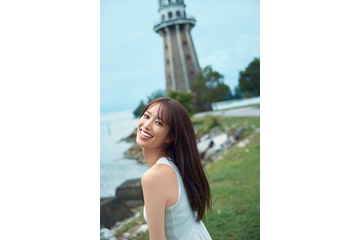 日向坂46佐々木久美、1st写真集決定 ランジェリー・水着・ドレス…アイドル8年半の集大成魅せる 画像