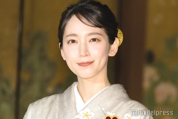 吉岡里帆、艶やか着物姿披露 父との幼少期の思い出明かす 画像