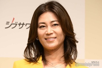氷川きよし、黒のふわもこコーデで小田原満喫「上品なオーラ」「美しさが増してる」の声 画像
