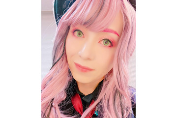 SHAZNA・IZAM、28年前との比較ショット公開 網タイツから美脚スラリ「ツインテ最強」「美人すぎる」の声 画像