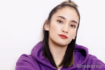 YURINO、タトゥー入れる様子公開 寄り添う夫の姿も「めっちゃお洒落」「似合ってる」の声 画像