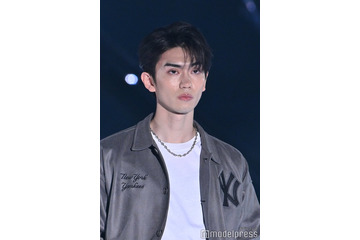 樋口幸平、腰巻きチェックシャツがアクセント【TGC2025S/S】 画像