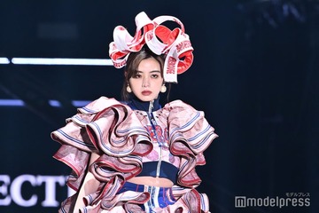 池田エライザ、美ウエストちらり 個性派ルック着こなす【TGC2025S/S】 画像