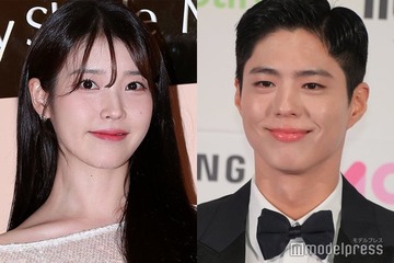 IU＆パク・ボゴム、腕組みウエディングフォト公開 ドラマ「おつかれさま」オフショットに「美男美女」「写真だけで泣きそう」の声 画像